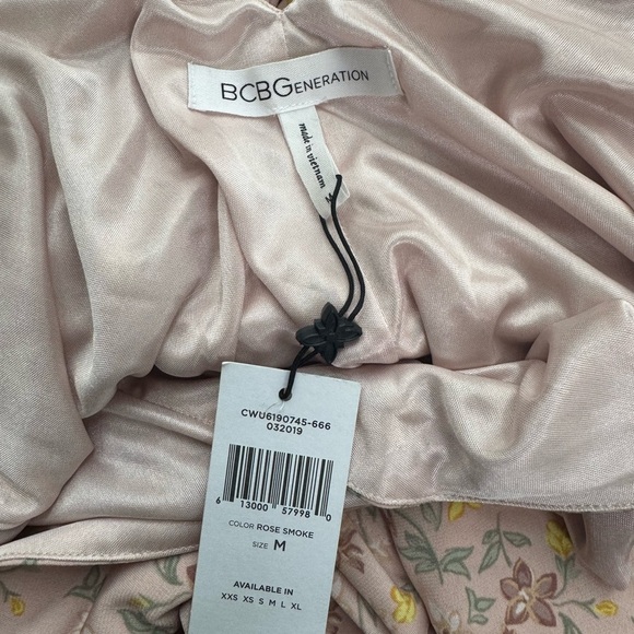 NWT BCBGeneration Surplice Wrap Dress Allover Floral in Rose Smoke Size Medium - Picture 14 of 16